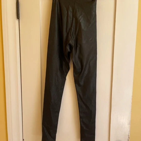 Women’s Commando Slim Black Pants - Picture 5 of 8